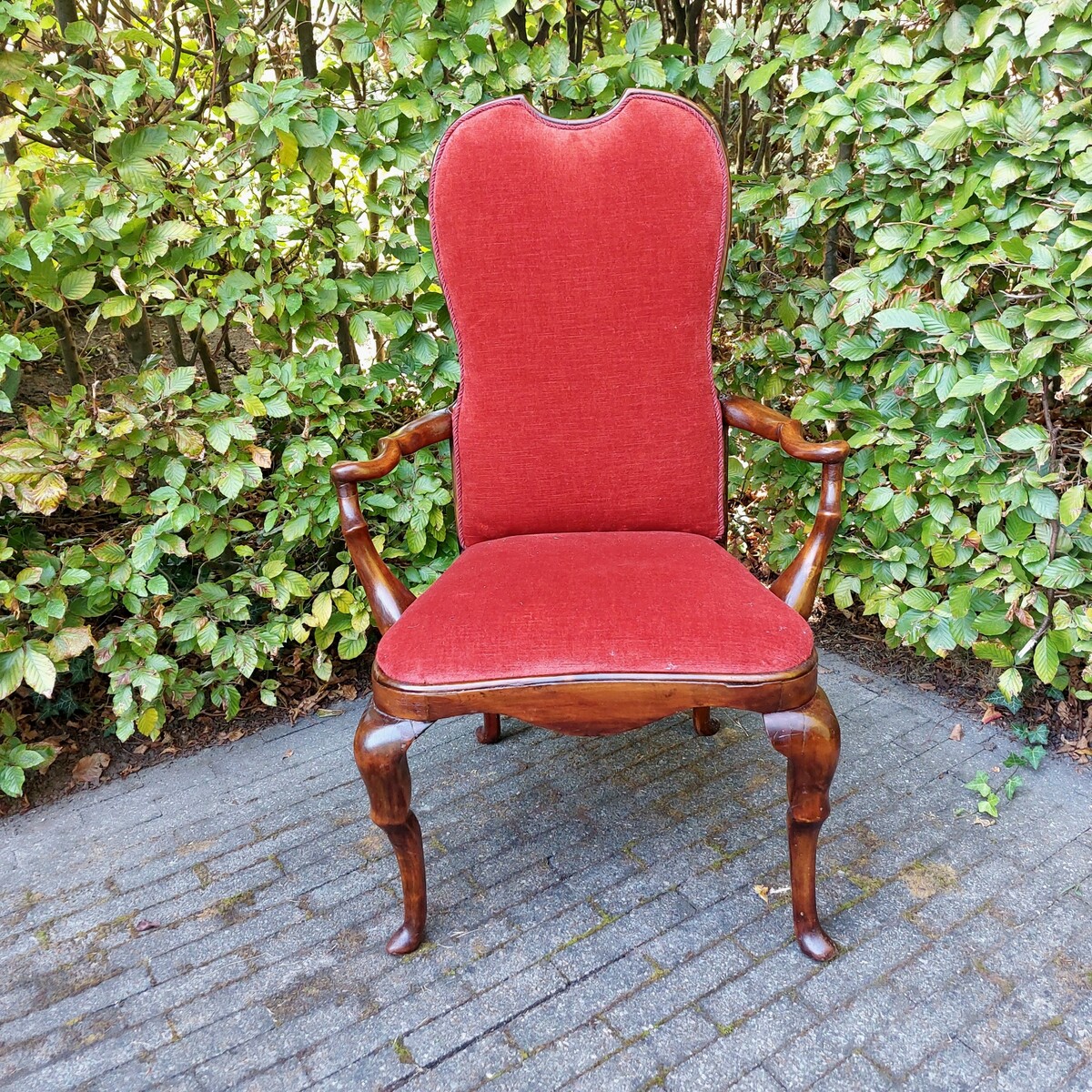 18th century 18th Century Italian Elegant Walnut Ladies Armchair