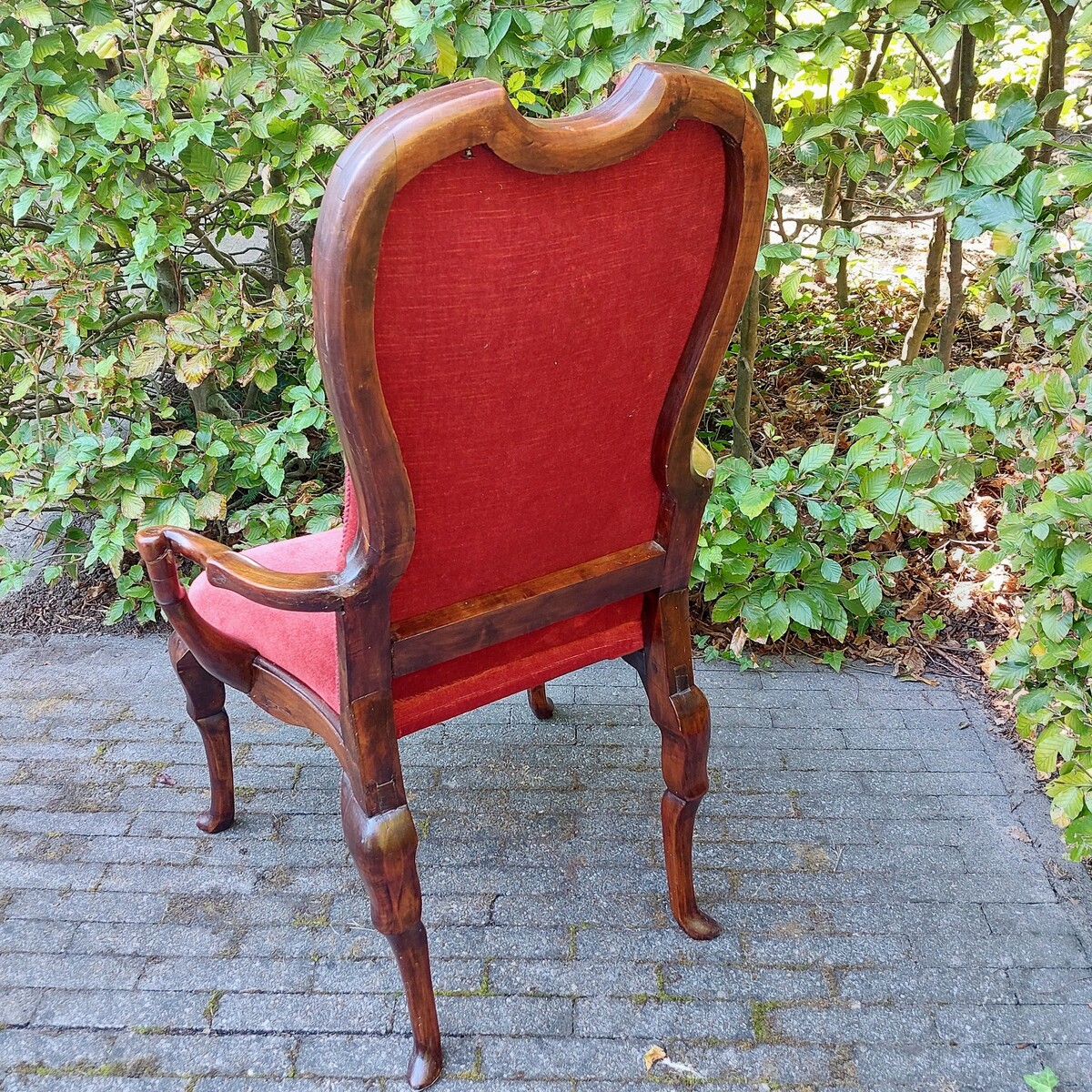 18th century 18th Century Italian Elegant Walnut Ladies Armchair