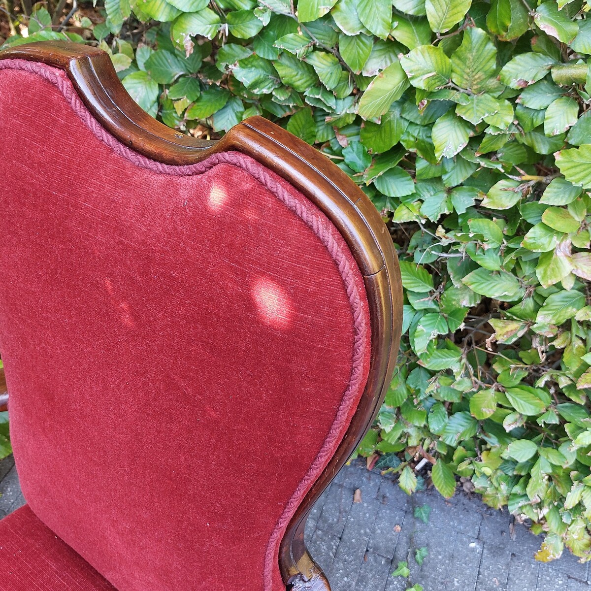 18th century 18th Century Italian Elegant Walnut Ladies Armchair