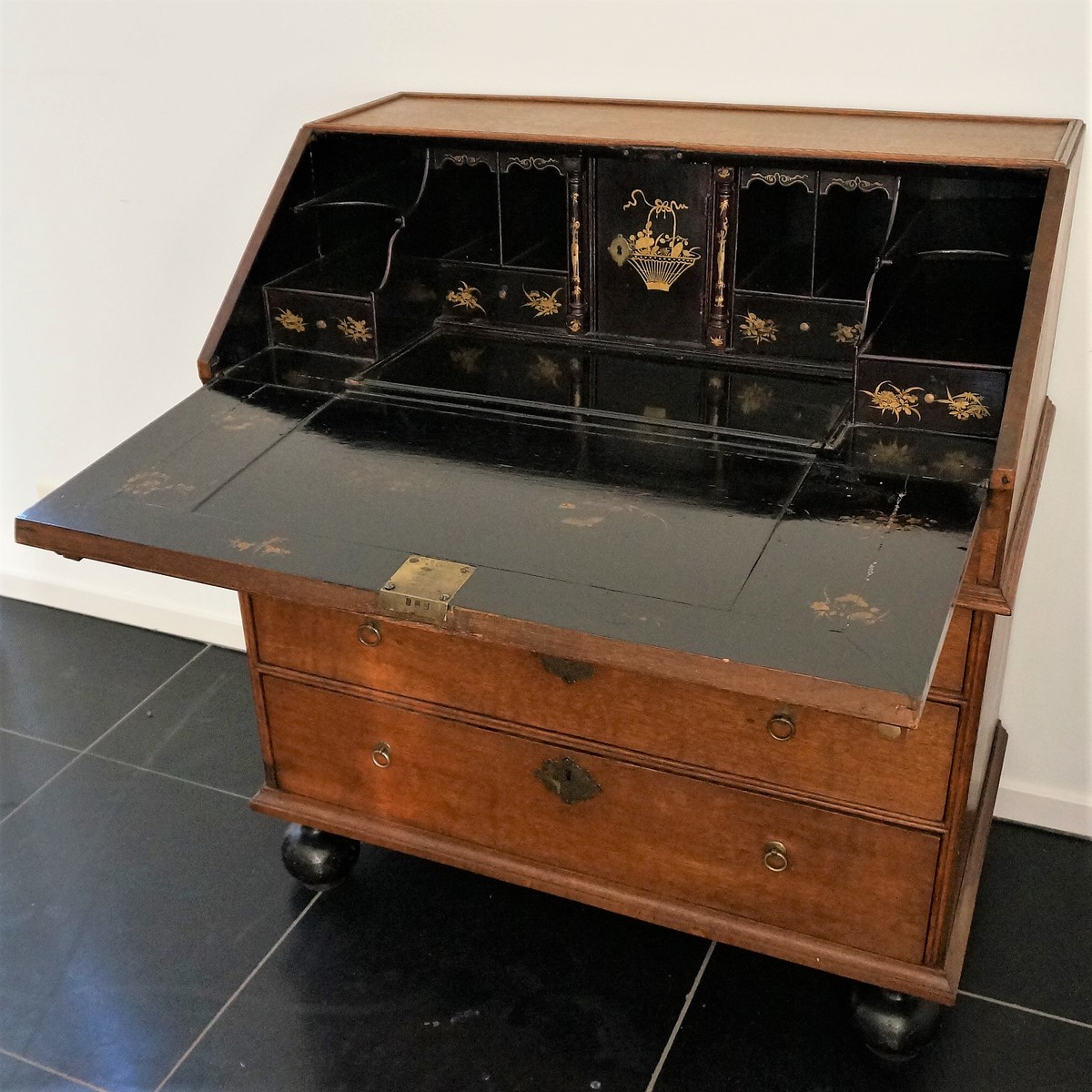 18th century English Bureau With A Black Lacquered Interior