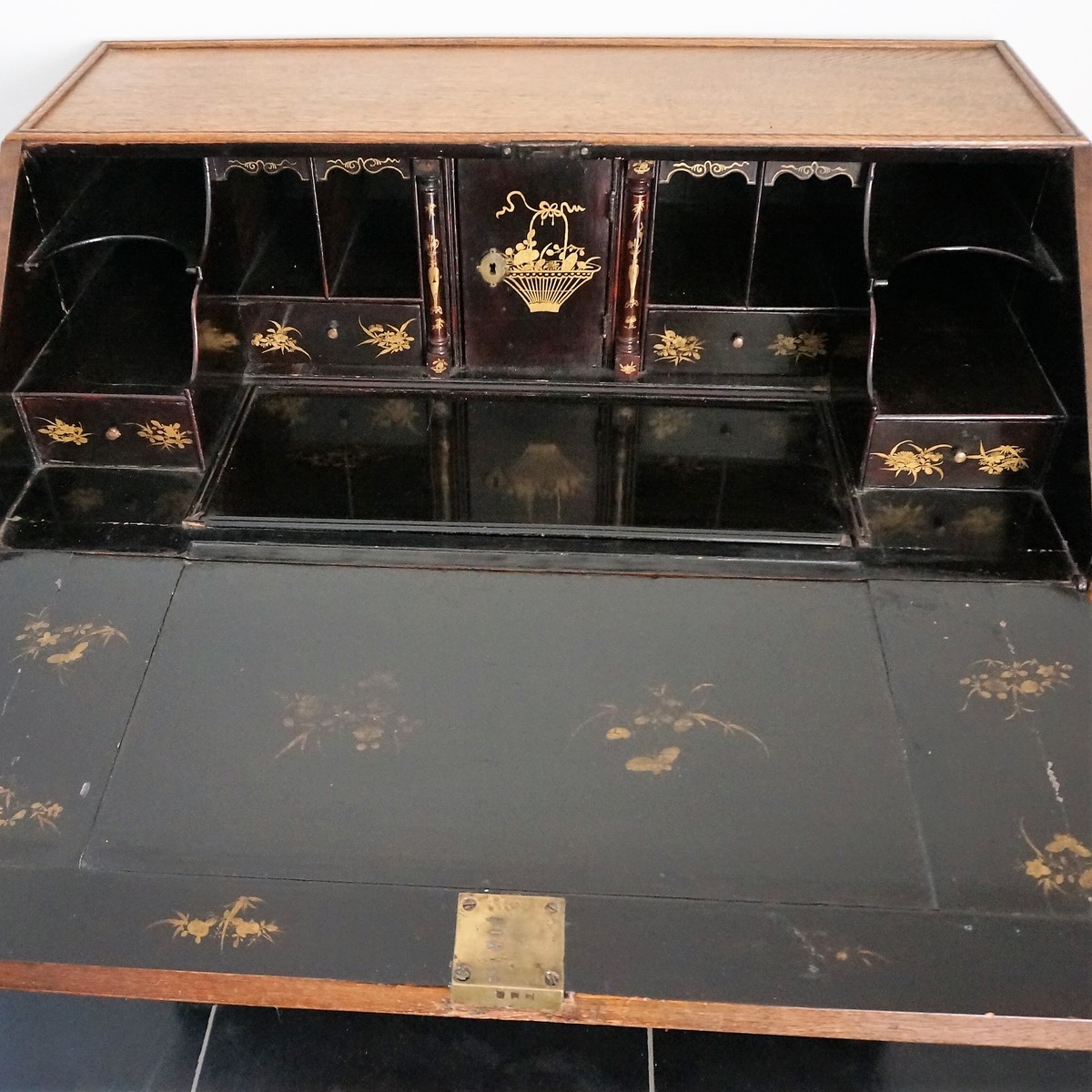 18th century English Bureau With A Black Lacquered Interior