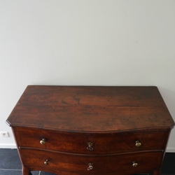 Piemonte Commode 18th century in cherrywood, Italy 1750