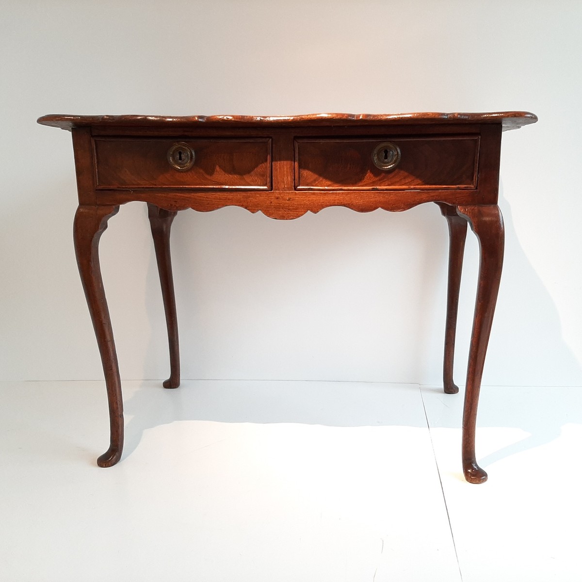 country Dutch Elm Lowboy Or Teatable