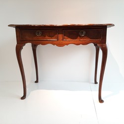 Dutch Elm Lowboy Or Teatable country in elm, Dutch late 18th century