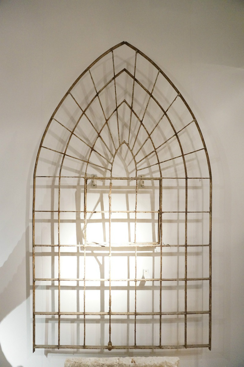 Exelent Gothic Windowframe